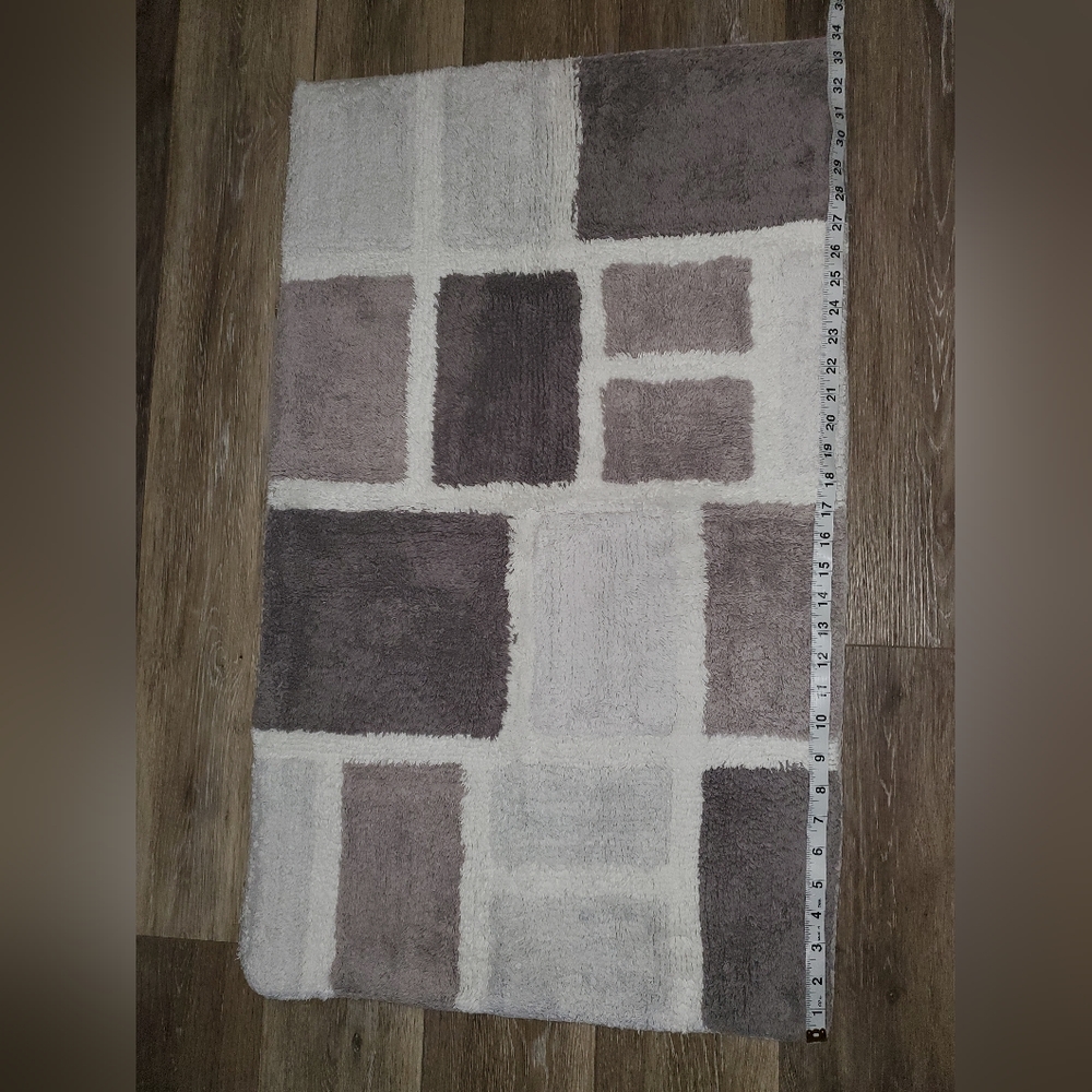 Bathroom rugs